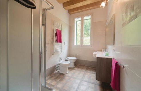 Amazing Apartment In Valnogaredo Pd - Foto 17