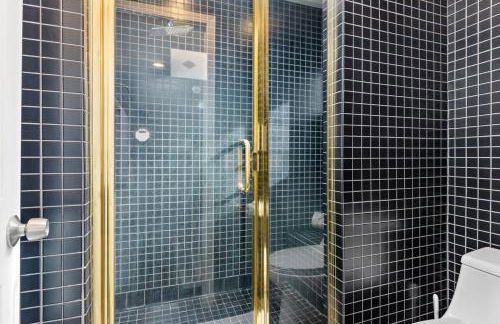 Hillside vacation next to Overland Park Kansas nature trail grill and fun - Foto 57