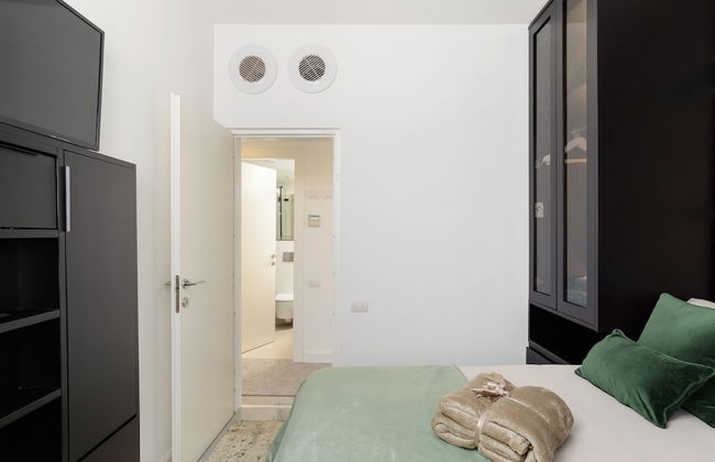 Luxury with Terrace & Sea View by FeelHome - Photo 8