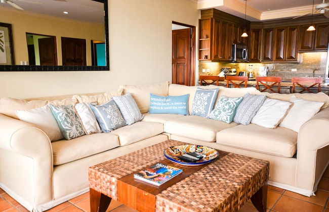 Elegant 3BR Beachfront Condo with Spacious Interior, Ocean-View Terrace & Direct Access to Playa Flamingo - Photo 12