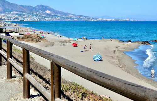 Marina XI Enjoy the Sun, Sea Views, Pools & BBQ Steps from the Beach in Mijas Costa & Fuengirola - Foto 21