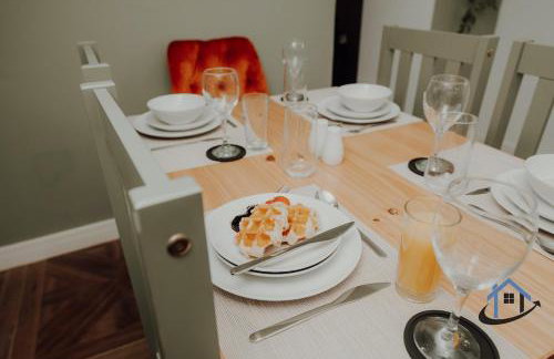 Apt 5 Manor House - 3 Bed 2 bathroom sleeps 5 parking wifi - Photo 12