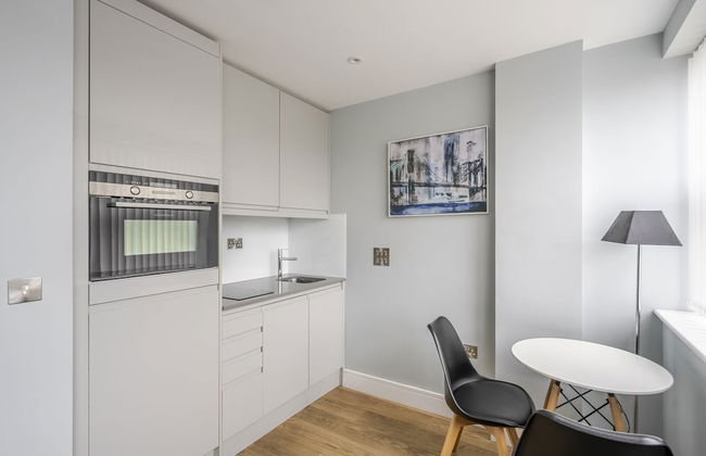 Luxurious ONE Bedroom Apartment IN Bond Street - Photo 16