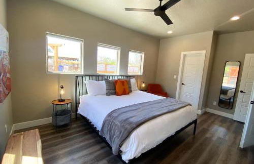 Timber & Tin G 2Bed 2Bath w Pool & Rooftop Deck - Foto 58