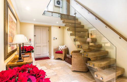 The Old Millhouse - Luxury Retreat with Sauna, Cold Plunge, Yoga & Swim SPA - Photo 11