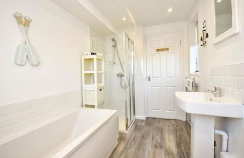 Tilly's Lookout - 3 bed/ 2 bathroom sea views - Foto 14