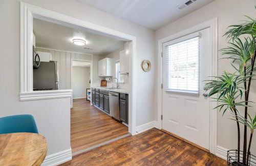 Fayetteville Retreat with Yard - Walk to Campus! - Foto 8