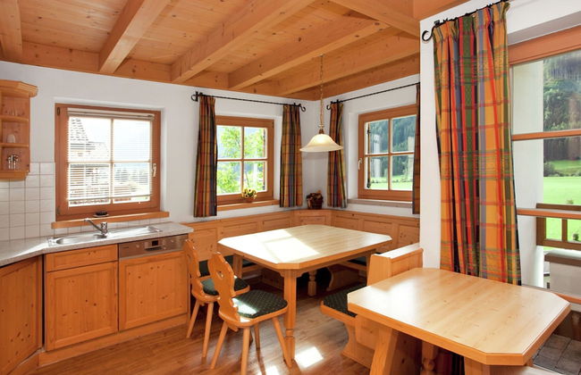 Chalet in Konigsleiten Near Ski Bus & Pool - Foto 15