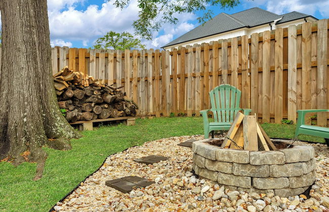 Stylish 4BR Haven Backyard and Fire Pit - Foto 30