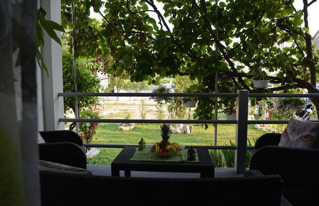 Green-beautiful Modern Apt. With Balcony & Garden - Foto 1