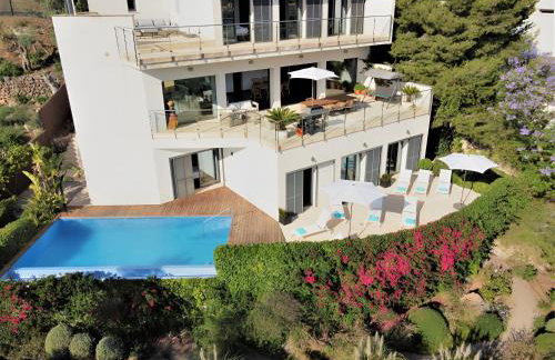 Idyllic 6 bed villa stunning sea view salt pool - Foto 6