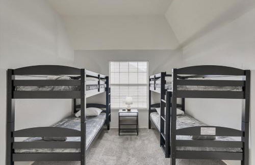 Luxurious Home w Cinema Room & Private Pool - Foto 36