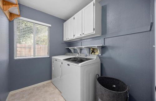 3 Bed 2 Bath Newly Furnished - Available Now - Photo 35