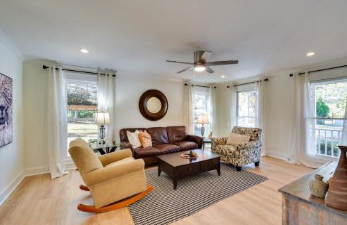 Tranquil Travelers Rest Home with Fire Pit! - Foto 6