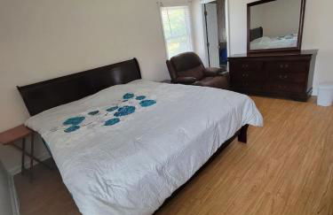 Great 4BR Home Near Emerald Pointe & Downtown - Foto 48