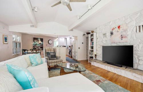 Bright 4BDR Home by Lake MI Arcadia Bluffs Portage Lake 2832 - Photo 21