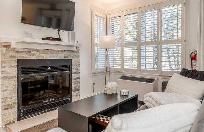 Slope-side Studio Bliss Ski-in Ski-out, Renovated At Blue, Hot Tub, Fast Wi-fi - Foto 6