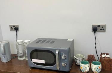 En-suite Double Room - Private Entrance & Free Parking - Foto 21