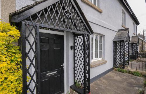 Hobbs Cottage - Photo 3