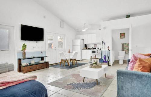 The Splash Pad Sleeps 13 w Pool Patio and Garage - Foto 47