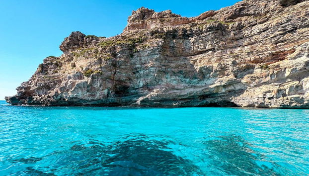 Tour en kayak por las cuevas marinas de Es Canutells - Foto 3