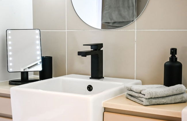 Tropical Paradise Cairns - 9 Pools Gym BBQ - Foto 9