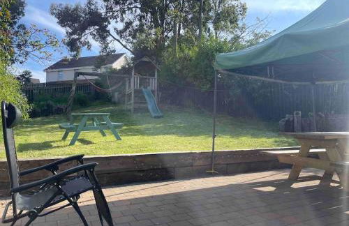 Spacious 4 bedroom house with large garden - Foto 8