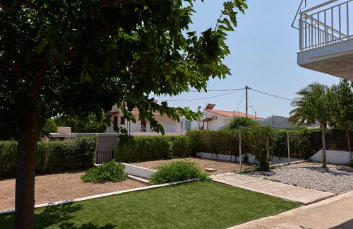 D & K Vacation Villa Anavissos - Photo 32