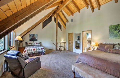 Spacious Lake Arrowhead Home with 2 Decks and Views - Foto 10