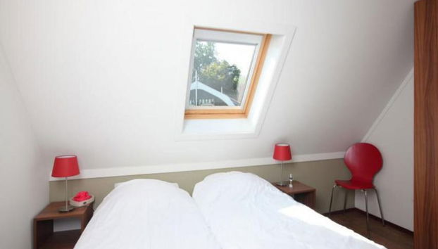 Luxury Holiday Home with Hot Tub at Dutch Coast - Foto 2, Zimmer