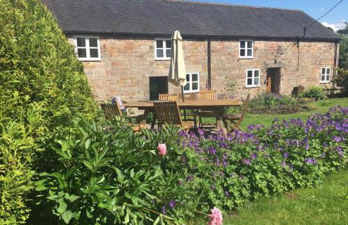 5 bedroom cottage in rural Staffordshire - Foto 1