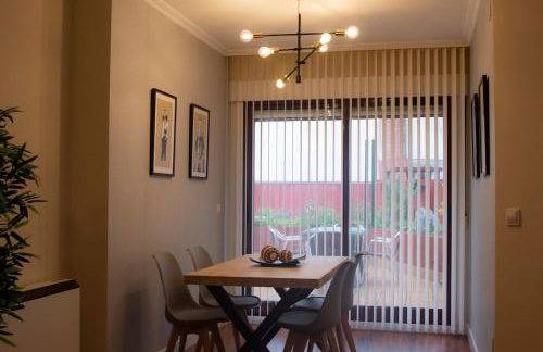 En el centro, garaje privado y terraza - Foto 2