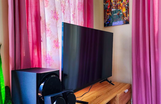 Serene 2BR Escape Poolside Bliss - Foto 13