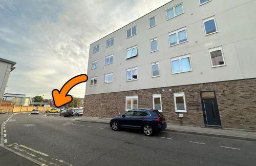 Brand-new flat, King Bed, Sofa Bed with full kitchen, Wi-Fi, self check-in Central location near everything - Foto 52