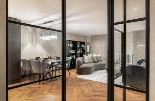 Near Transport - Fireplace - WiFi - Sleeps 2 - Foto 7