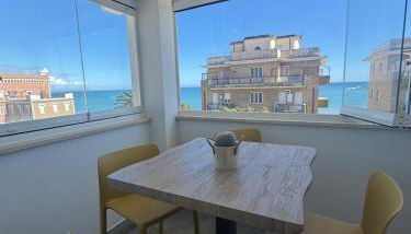 Rebecca's Apartments Anzio Central - Private Parking - Sea View - 10 apartments - Case Vacanze Anzio - Foto 2