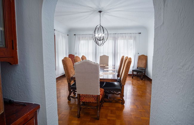 Splash Into Vacation 6BR Home w/ Pool & Waterslide - Foto 42