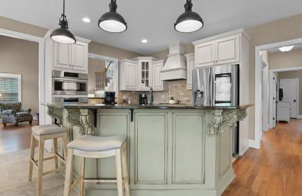 Sleeps 22, Lakefront w/ Private Dock & Pool, 2 Houses Lake Living by Avantstay - Foto 38