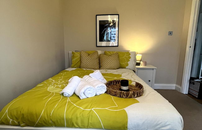 2 Bed Flat - 9-12 Mins to Central London Sleeps 4 - Foto 3