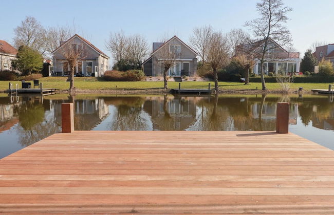 Nice Holiday Home on the Water - Foto 18