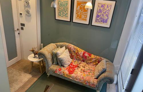 Modern self-contained Ground and Basement studios - Foto 22