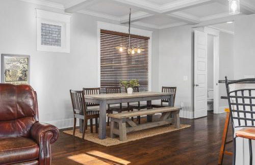 Walk to Broadway & Germantown Large House with Patio - Foto 9