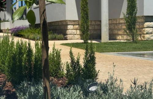 Casa com jardim perto da praia - Foto 9