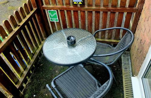 Idyllic 2 Bedroom Self-Contained UpsideDown Annexe - Photo 55