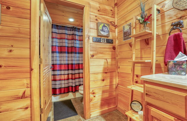 Elk Run On Cosby Creek - 2 Bedrooms, 2 Baths, Sleeps 7 Cabin by RedAwning - Foto 13