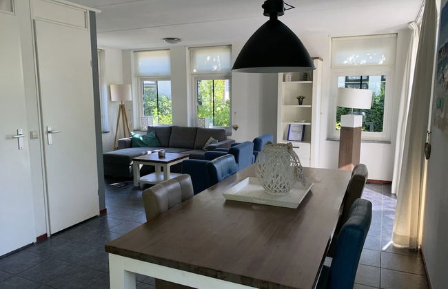 Luxury Holiday Home with Hot Tub at Dutch Coast - Photo 4