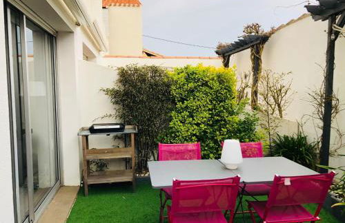 Studio rénové à deux pas de la plage des Lutins - Terrasse privée, parking et animaux acceptés - FR-1-426-515 - Foto 1