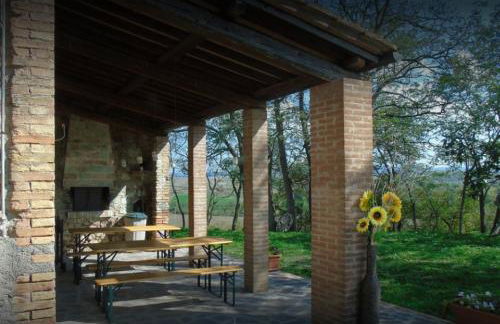 Podere I Sorbi, Spacious Tuscan Villa in Lajatico, Near Pisa & Volterra - Foto 5