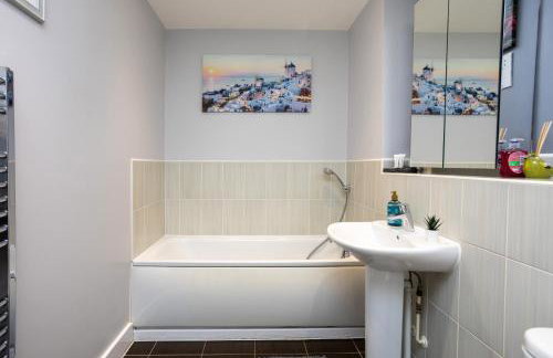 Vista Verde - Luxury City Penthouse 2BR - Sleeps up to 6 - Parking - Photo 53