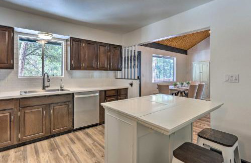 Deck with Wooded Views Rustic-Chic Prescott Cabin! - Foto 9